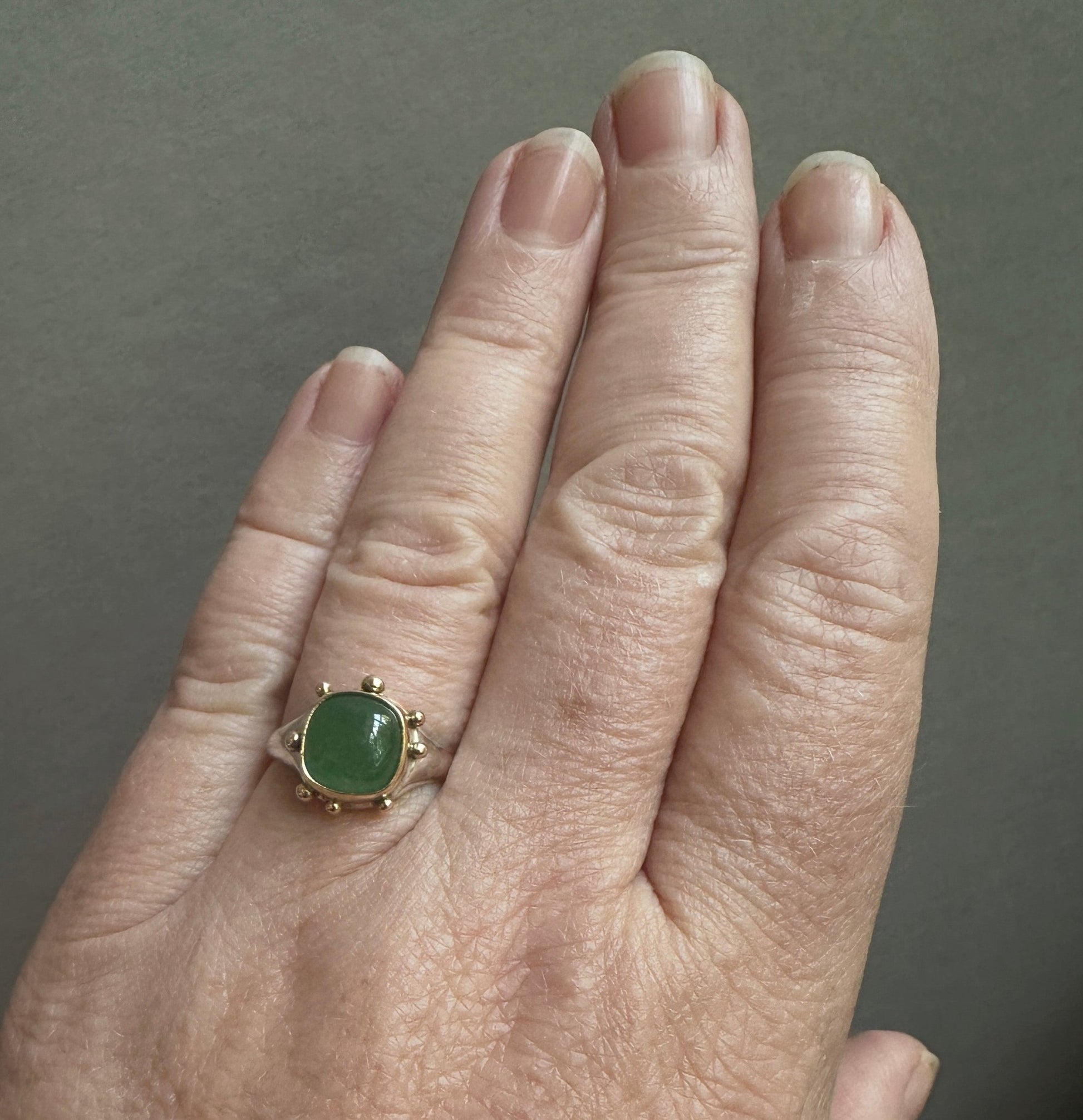 Burmese Jade Ring in 18K Gold - Bluecave Jewelry