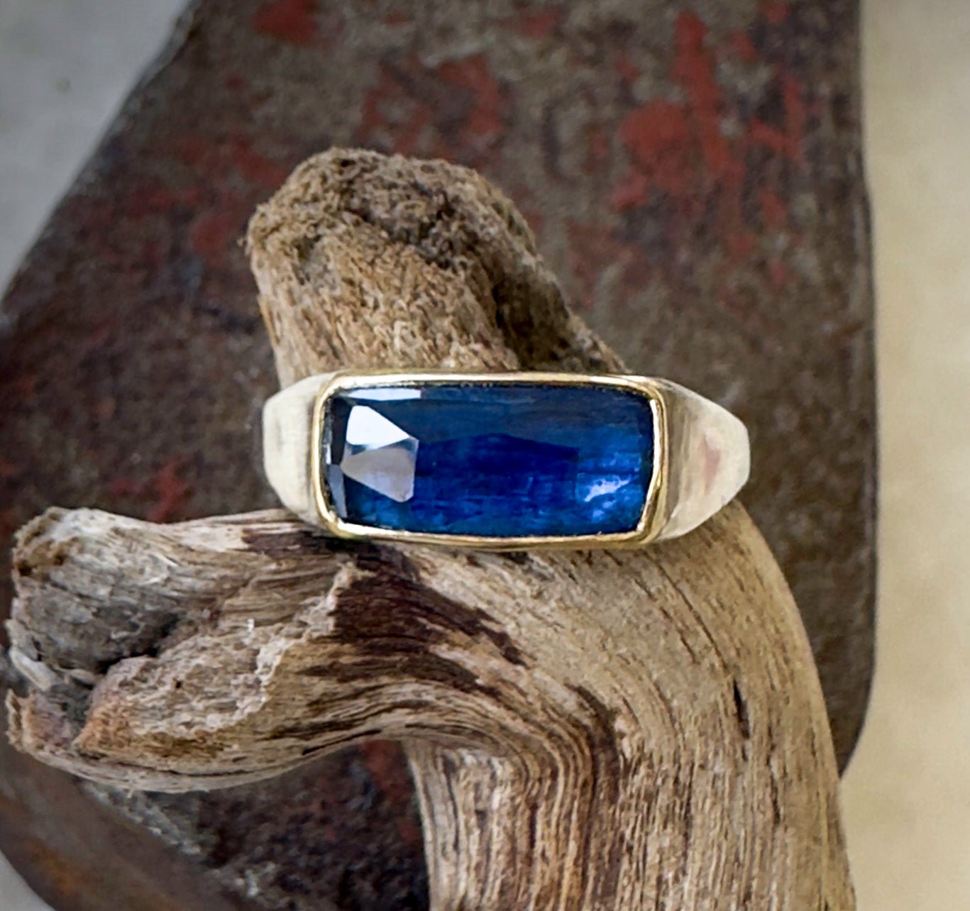 Royal Blue Kyanite Signet Ring With 18k Gold Setting - Bluecave Jewelry