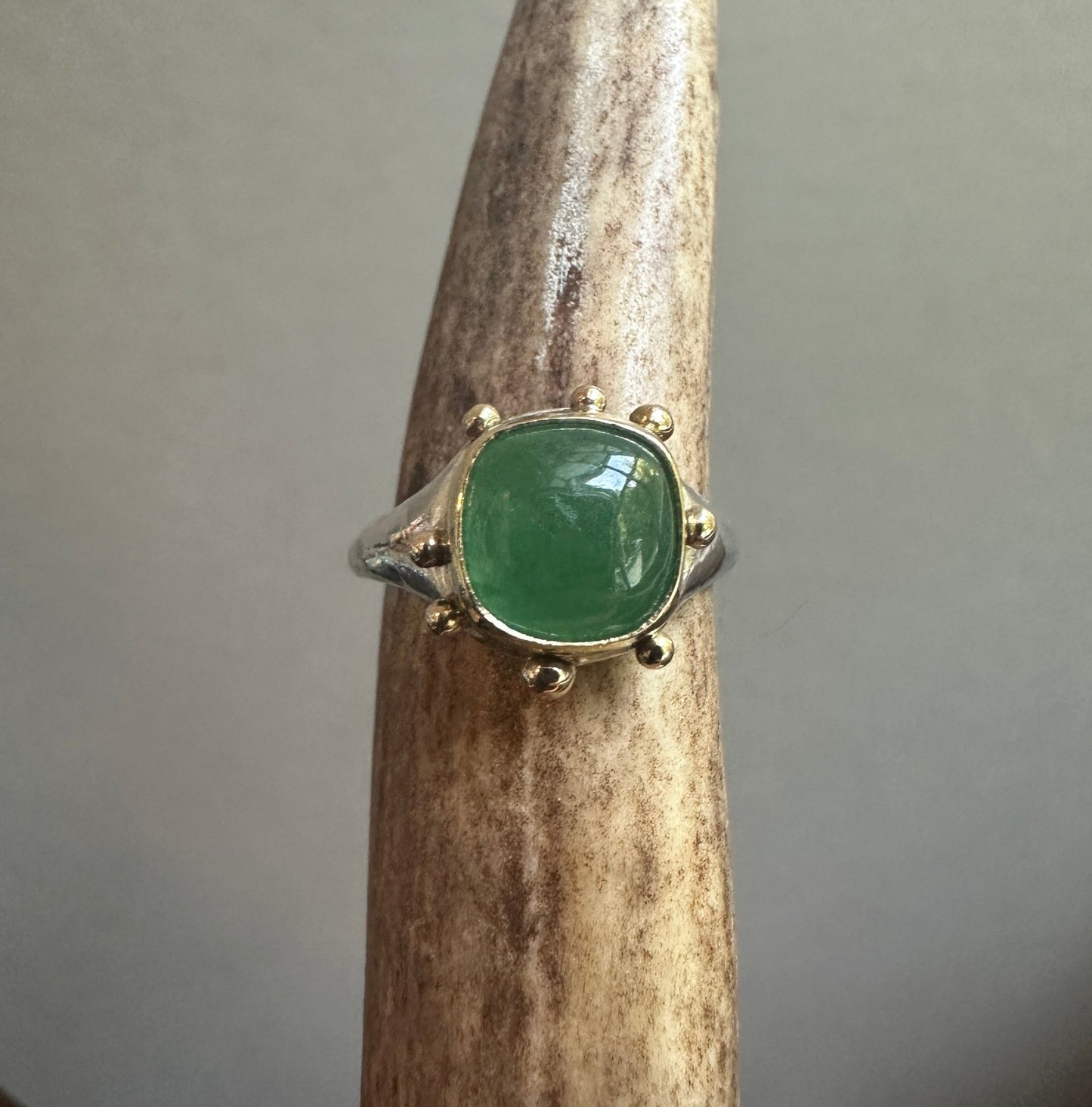 Burmese Jade Ring in 18K Gold - Bluecave Jewelry