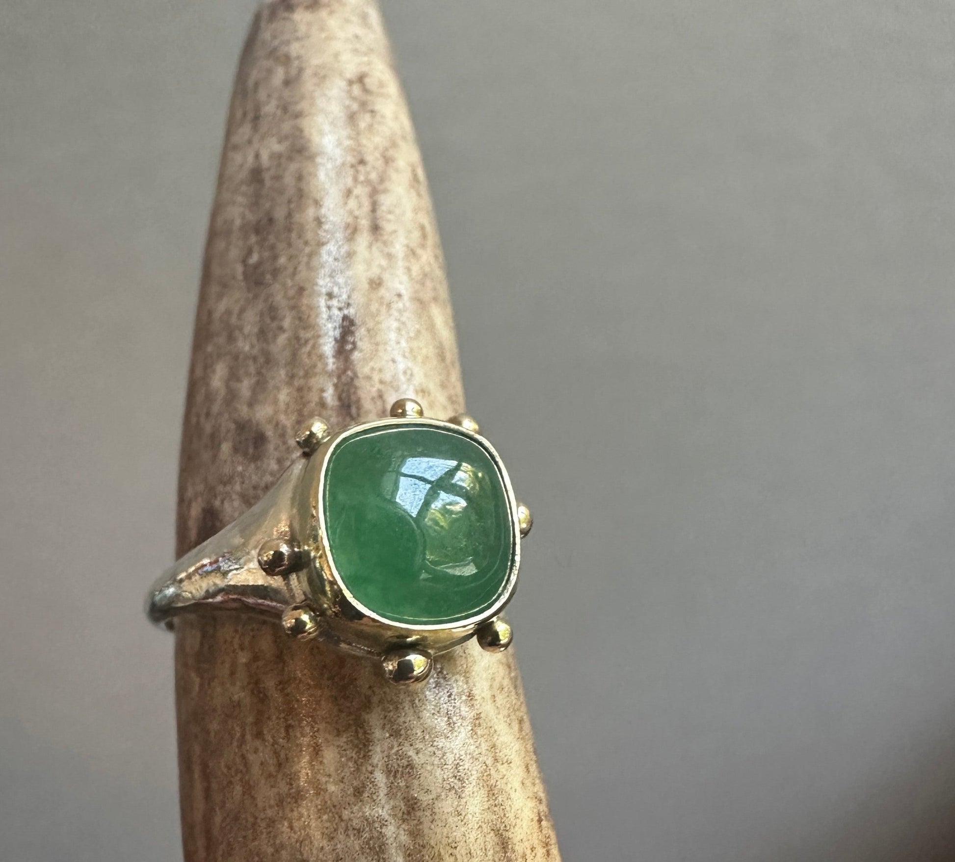 Burmese Jade Ring in 18K Gold - Bluecave Jewelry